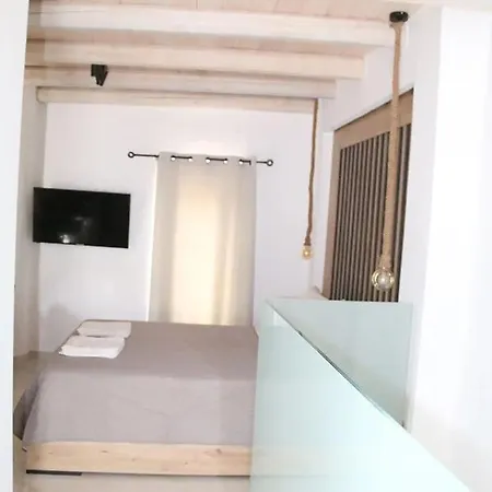 Elvira Luxury